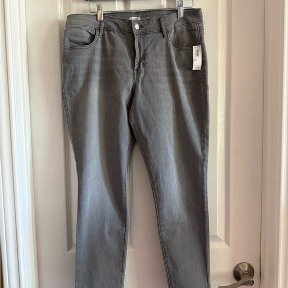 Old Navy Women's Super Skinny Jeans in Charcoal Gray Size 12S - Picture 2 of 6